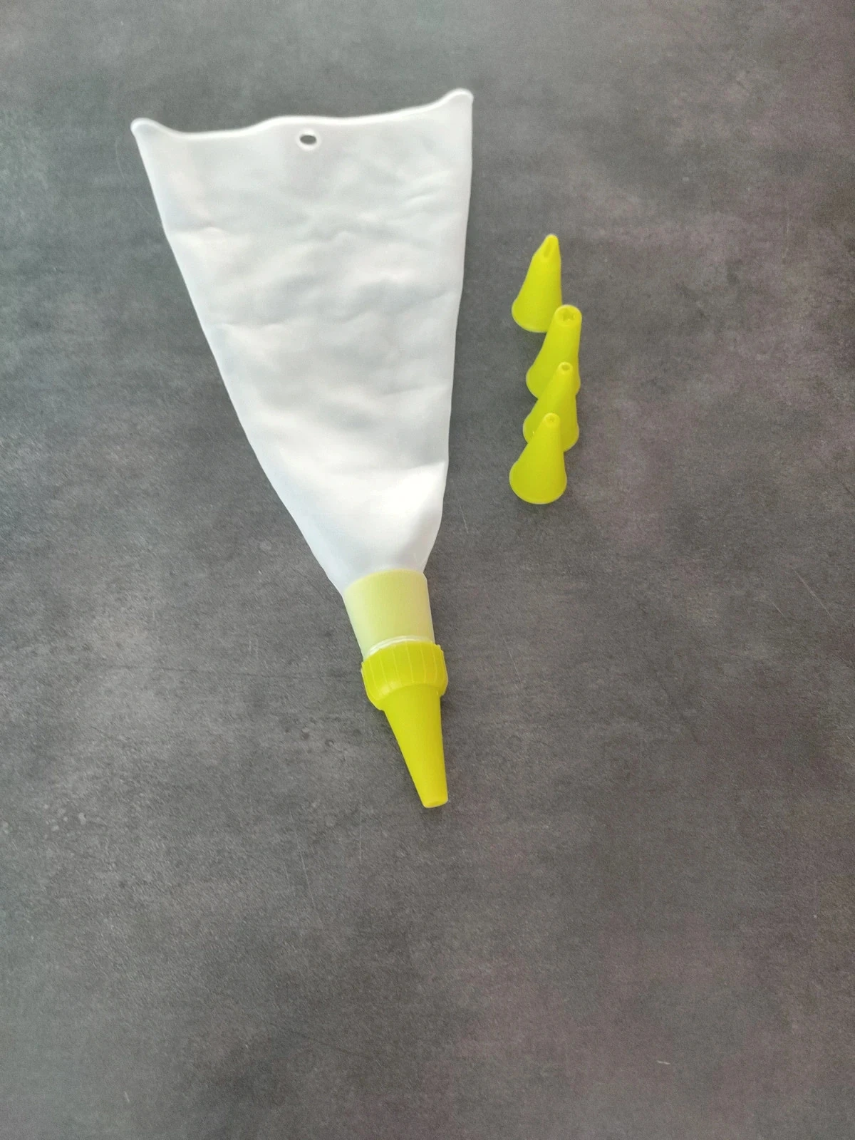Poche a douille avec 5 douilles silicone et plastique